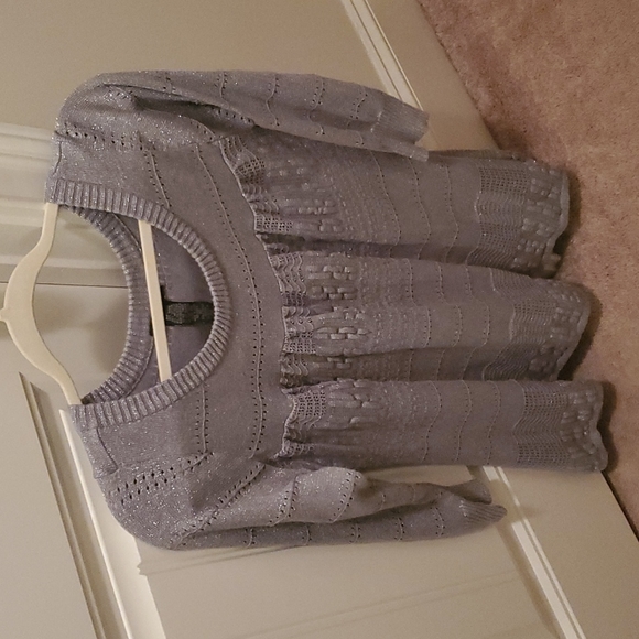 🆕️WOMENS RAMPAGE SILVER BABY DOLL SWEATER SIZE MEDIUM & LARGE ☆NEW☆ - Picture 2 of 6